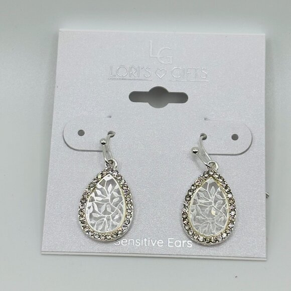 Lori’s Gifts Silver Teardrop Earrings Filigree Rhinestone Dangle NWT Sensitive - Picture 1 of 5